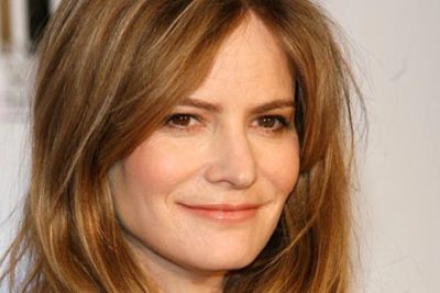 Jennifer Jason Leigh