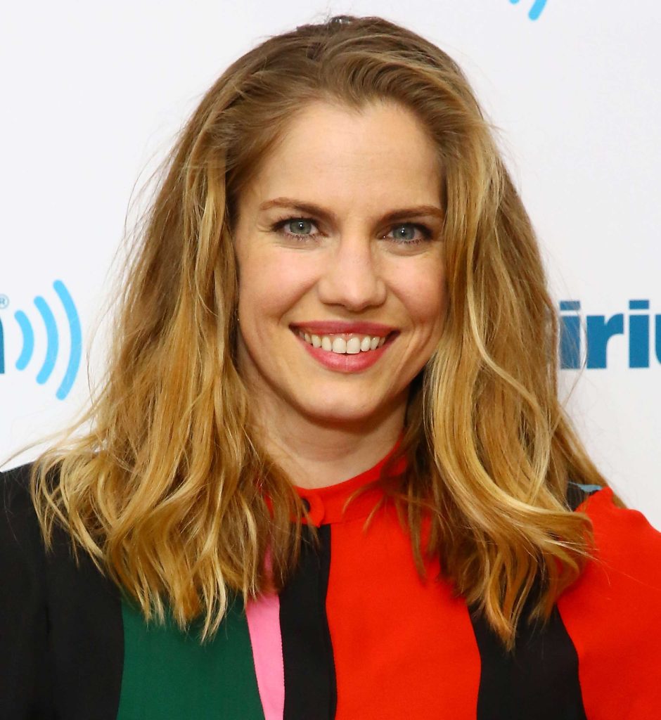 Anna Chlumsky Plastic Surgery Face