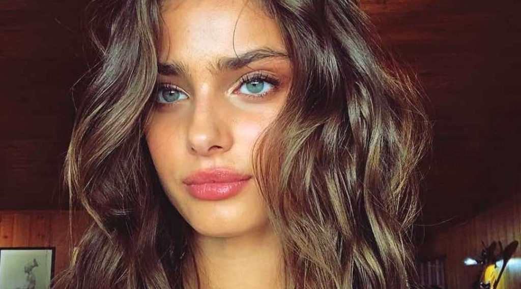 Taylor Hill Plastic Surgery and Body Measurements