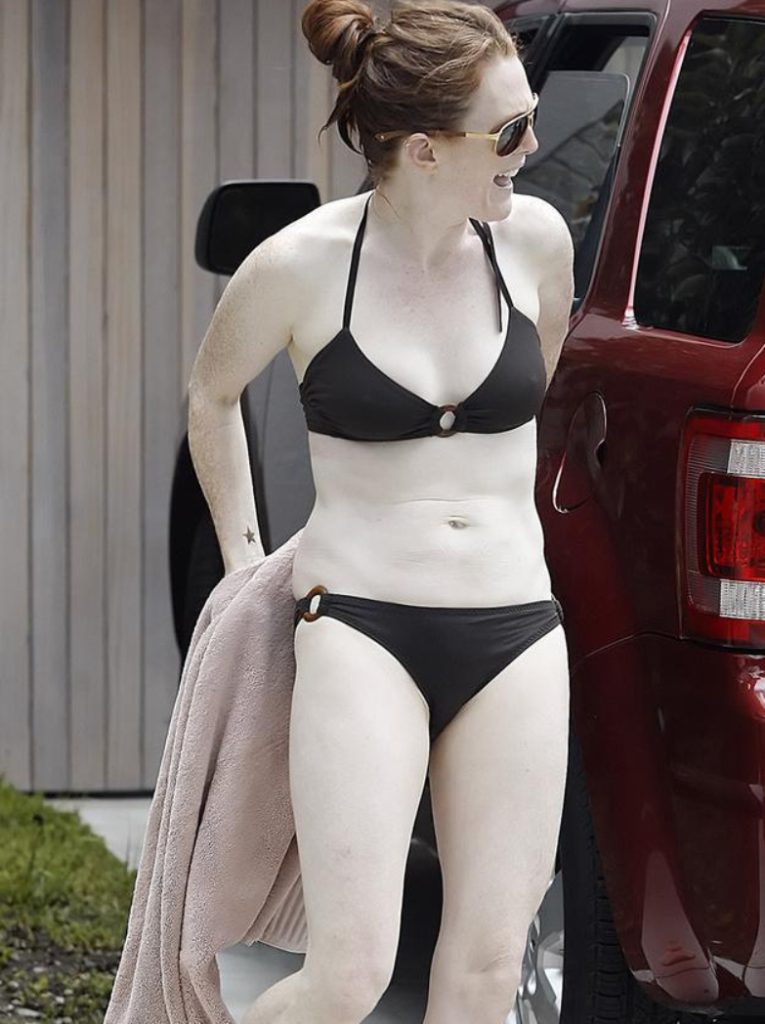 Julianne Moore Plastic Surgery Body