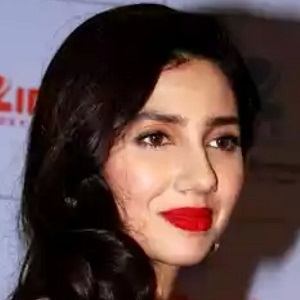 Mahira Khan Cosmetic Surgery Face